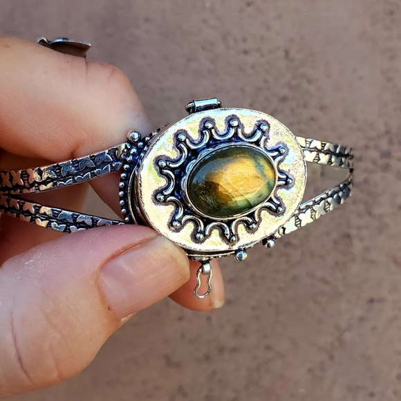 New Unique Labradorite 925 Silver Poison Cuff Bracelet. - Picture 5 of 16